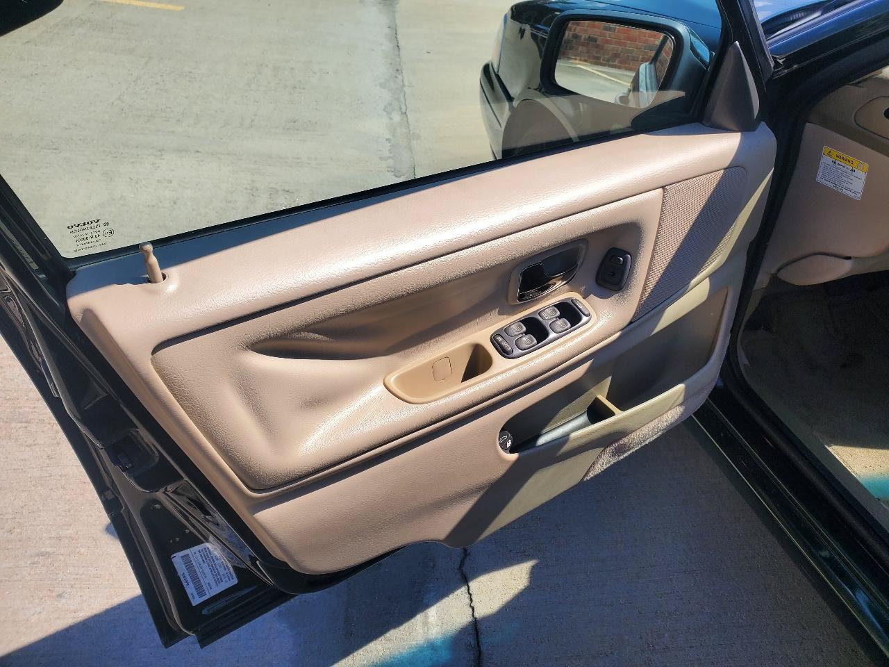 Used 1999 Volvo S70 GLT FWD image 13