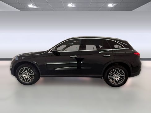 Used 2026 Mercedes-Benz GLC 300 image 2