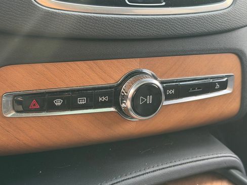 Used 2024 Volvo XC90 B5 Plus w/ Protection Package image 41