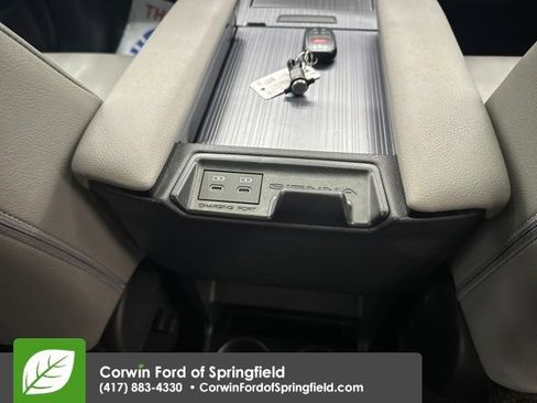 Used 2025 Toyota Sienna XLE image 14