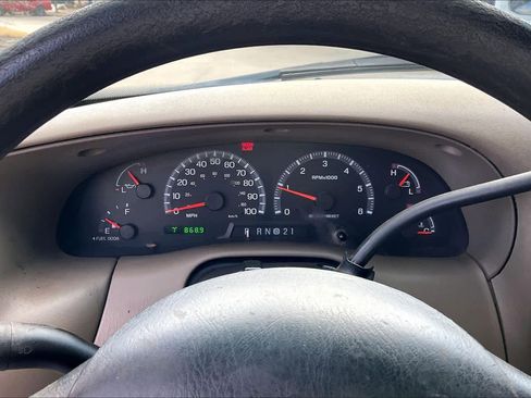 Used 2000 Ford F150 XLT image 24