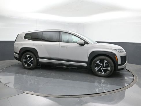 New 2026 Hyundai Ioniq 9 SE image 7