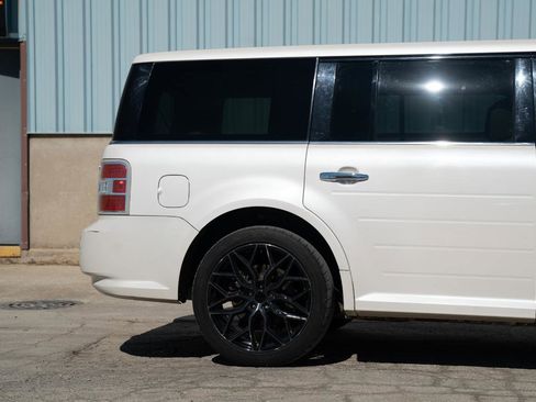 Used 2011 Ford Flex Limited w/ Rapid Spec Order Code image 12