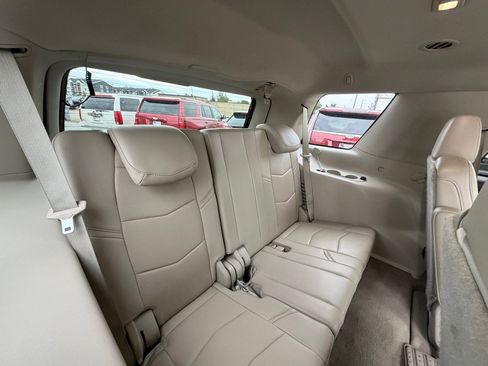Used 2015 Cadillac Escalade Luxury AWD/4WD image 7