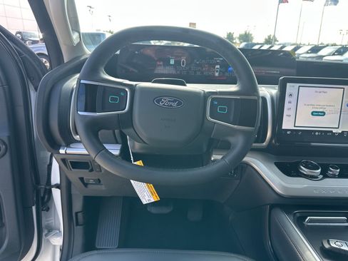 New 2025 Ford Expedition Max Active image 13