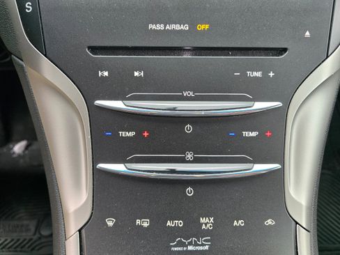 Used 2014 Lincoln MKZ w/ Equipment Group 102A Reserve image 18