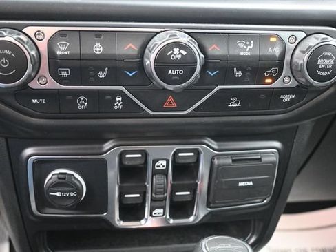 Used 2022 Jeep Gladiator Overland w/ Popular Equipment Package AWD/4WD image 11