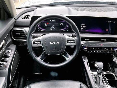 Used 2024 Kia Telluride S image 6