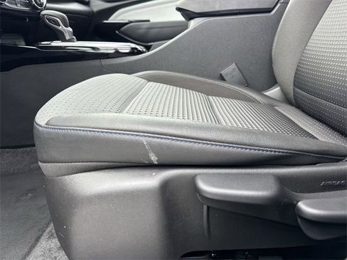 Used 2025 Chevrolet Trax LT image 12