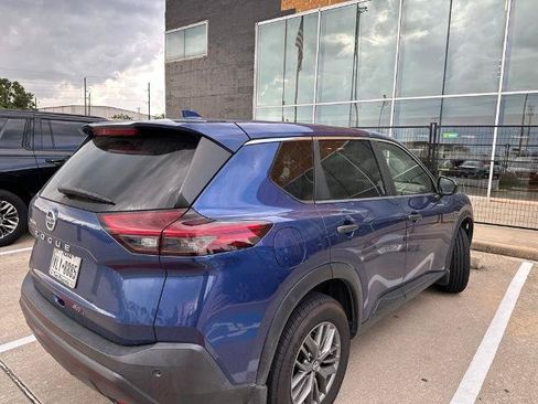 Certified 2021 Nissan Rogue S FWD image 2