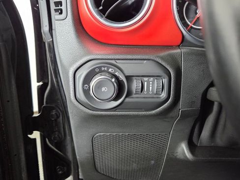 Used 2021 Jeep Wrangler Rubicon w/ Steel Bumper Group image 20