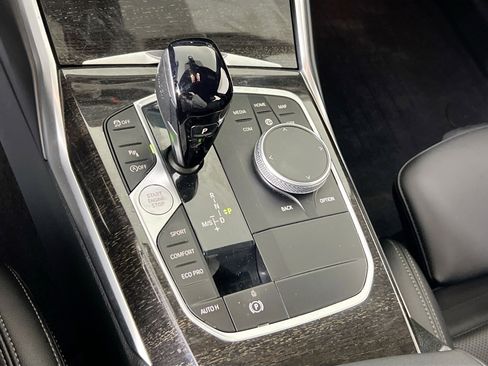 Used 2022 BMW 330i xDrive 330i xDrive w/ Driving Assistance Package image 17