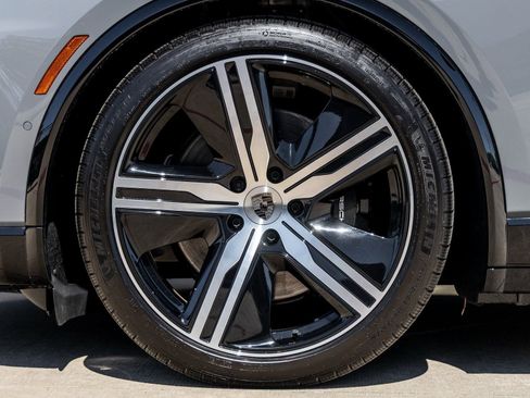 New 2025 Porsche Macan Turbo Electric image 13