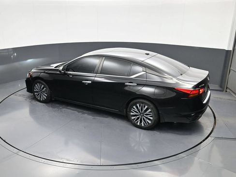 Used 2023 Nissan Altima 2.5 SV w/ SV Premium Package FWD image 28