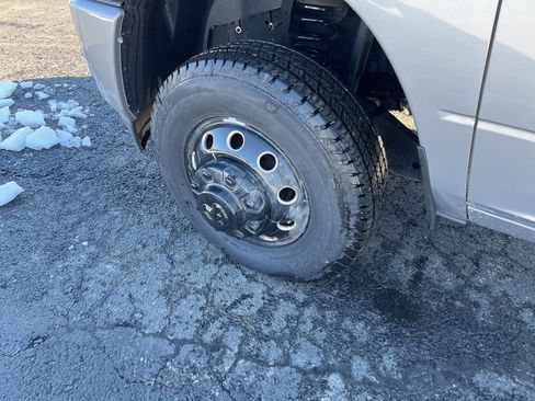 Used 2024 RAM 3500 Big Horn w/ Night Edition image 9