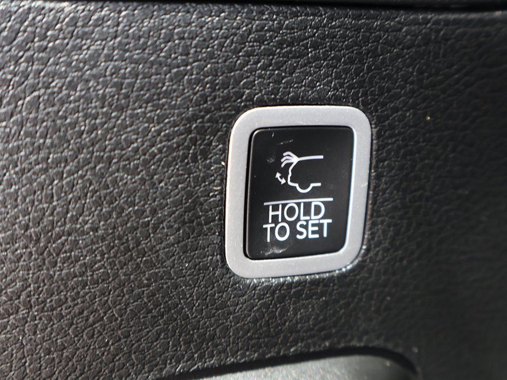 Used 2022 Jeep Wagoneer Series II w/ Premium Group I AWD/4WD image 58