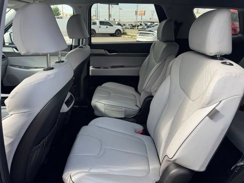 Used 2025 Hyundai Palisade SEL FWD image 13