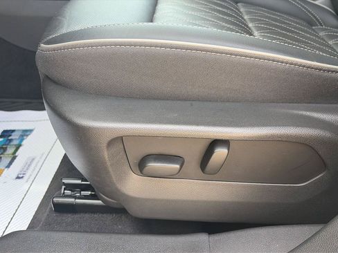 Used 2023 Buick Envision Avenir AWD/4WD image 16