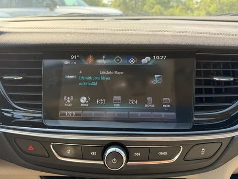 Used 2018 Buick Regal Essence w/ Driver Confidence Package #1 FWD image 13