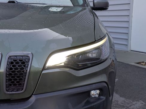 Used 2019 Jeep Cherokee Trailhawk w/ Comfort/Convenience Group image 9