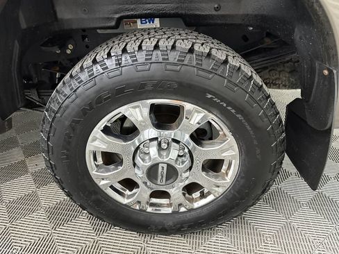 Used 2021 Ford F250 Lariat w/ Lariat Ultimate Package AWD/4WD image 21