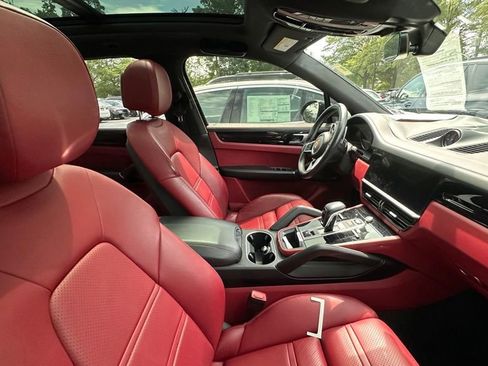 Used 2019 Porsche Cayenne AWD/4WD image 6