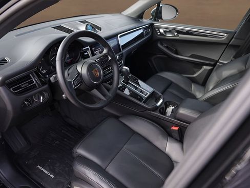 Used 2025 Porsche Macan AWD/4WD image 12
