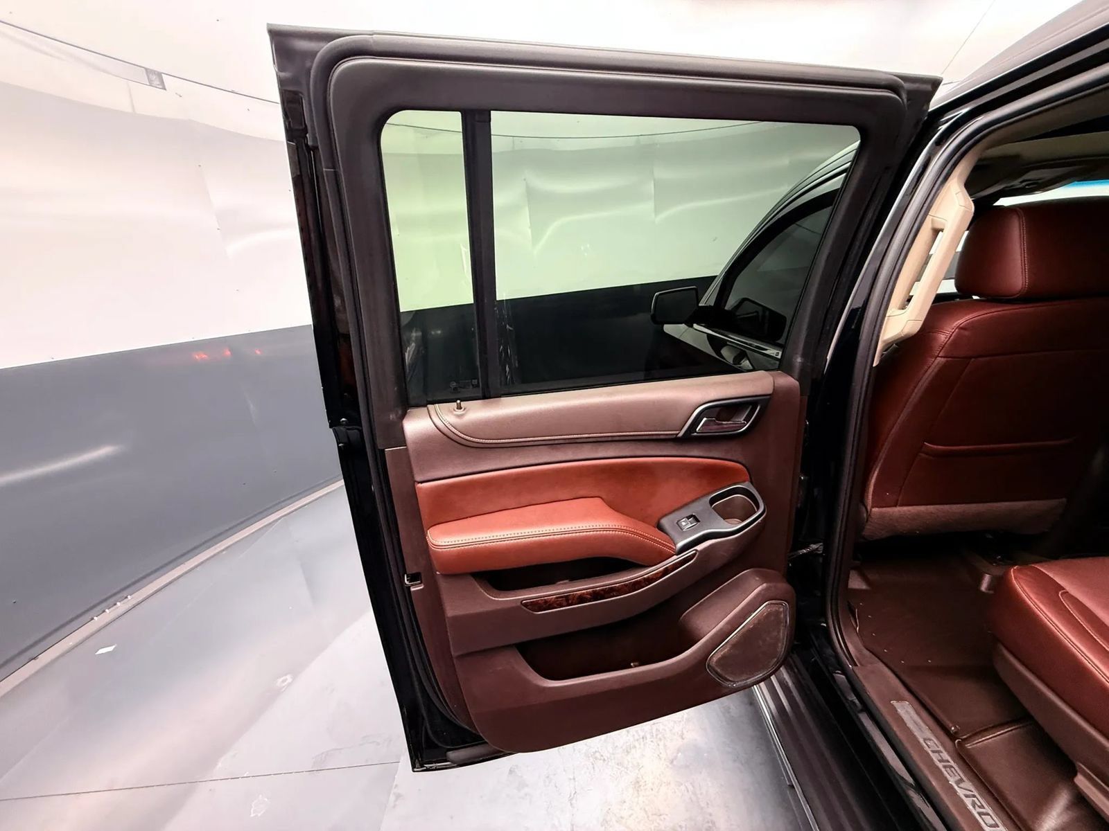 Used 2017 Chevrolet Suburban Premier AWD/4WD image 24