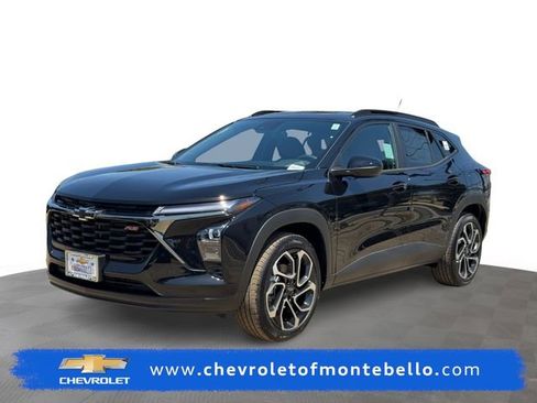 New 2026 Chevrolet Trax RS w/ Sunroof Package FWD image 1