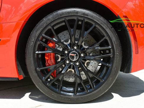 Used 2015 Chevrolet Corvette Z06 w/ 3LZ Preferred Equipment Group RWD image 27