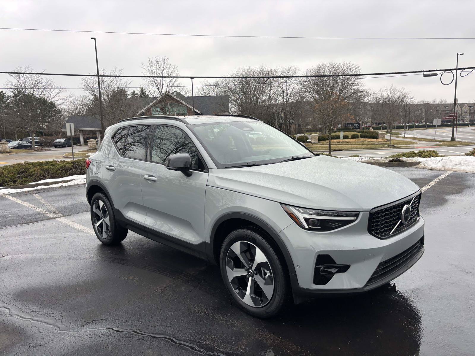 Used 2026 Volvo XC40 B5 Plus w/ Protection Package Premier AWD/4WD image 1