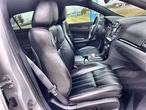 Used 2018 Chrysler 300 S image 12