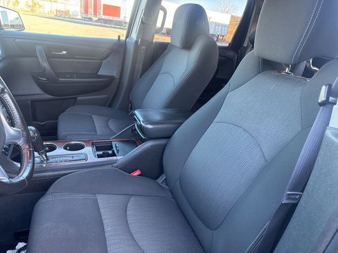 Used 2014 Chevrolet Traverse LT image 27