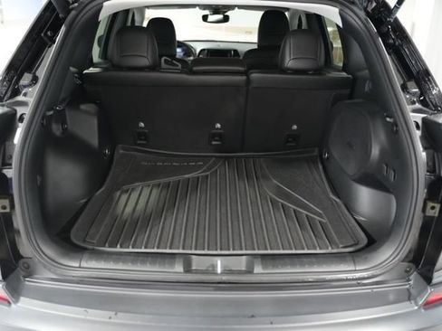 Used 2022 Jeep Cherokee Limited AWD/4WD image 10