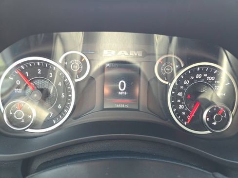 Used 2025 RAM 2500 Big Horn AWD/4WD image 12