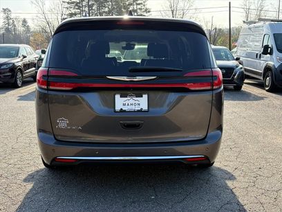 Used 2023 Chrysler Pacifica Touring-L