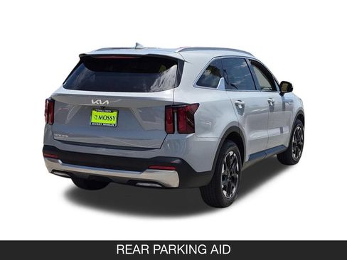 Used 2024 Kia Sorento S w/ Panoramic Sunroof Package FWD image 9