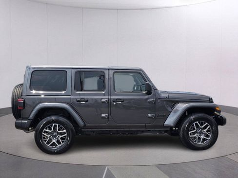 Certified 2025 Jeep Wrangler Unlimited Sahara AWD/4WD image 4