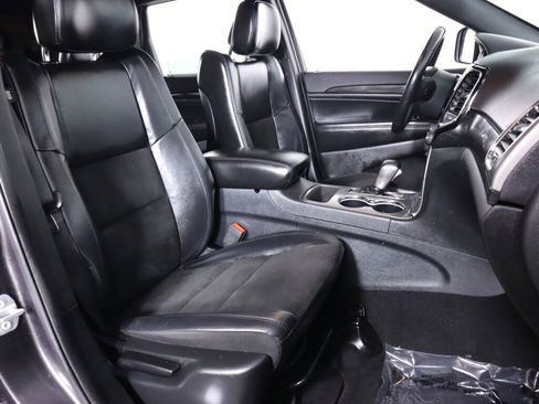 Used 2019 Jeep Grand Cherokee Laredo w/ Laredo X Package RWD image 37