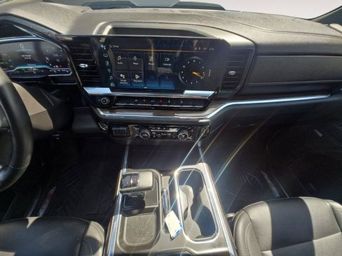Certified 2024 Chevrolet Silverado 1500 LT Trail Boss w/ Convenience Package II AWD/4WD image 11