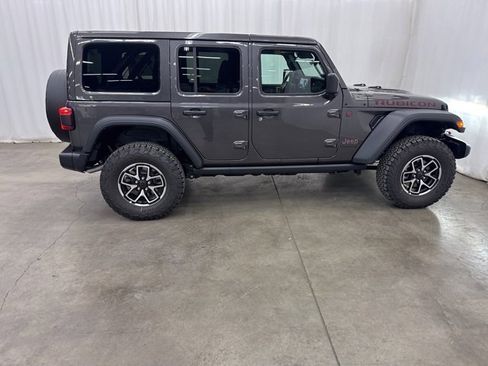 Used 2025 Jeep Wrangler Unlimited Rubicon image 25