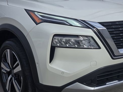 Used 2023 Nissan Rogue Platinum image 12