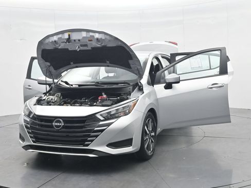 Used 2025 Nissan Versa SV FWD image 47