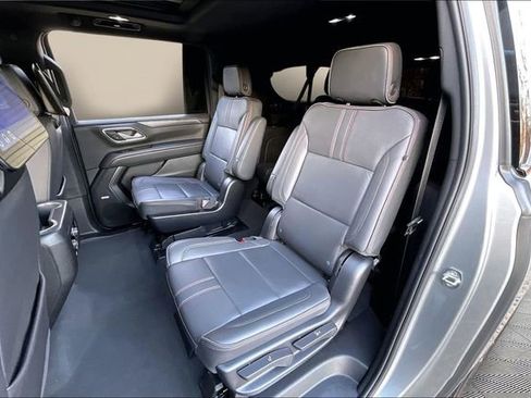 Used 2024 Chevrolet Suburban RST w/ Luxury Package image 16