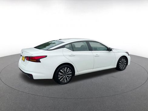 Used 2026 Nissan Altima 2.5 SV FWD image 14
