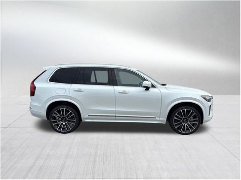 New 2026 Volvo XC90 B5 Ultra image 4
