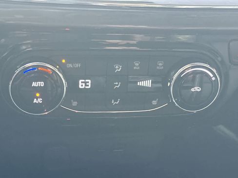 Used 2025 Chevrolet Trax ACTIV w/ Driver Confidence Package FWD image 20