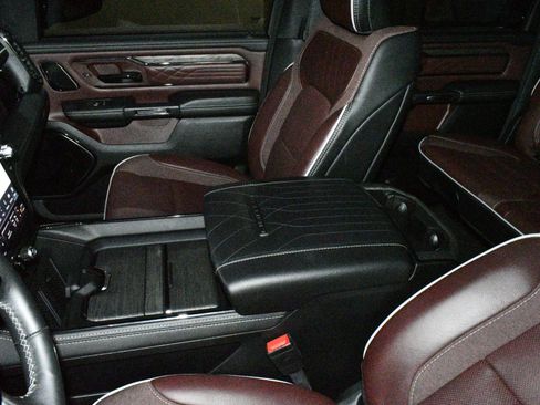 Used 2025 RAM 1500 Limited AWD/4WD image 37