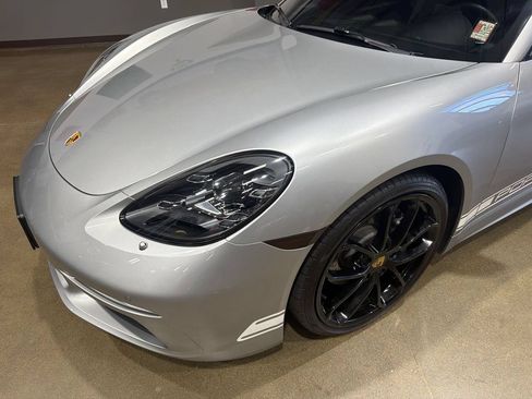 Used 2024 Porsche 718 Cayman RWD image 36