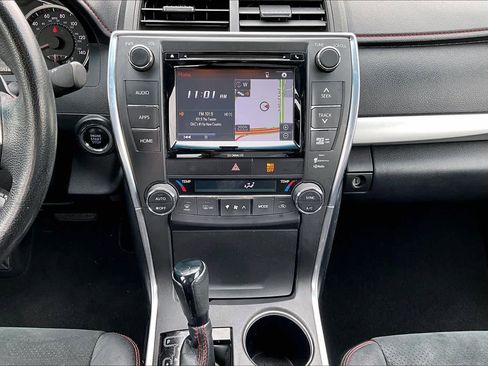 Used 2016 Toyota Camry XSE image 7